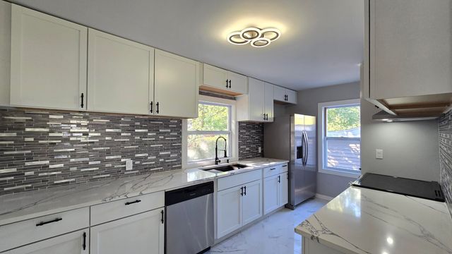 3242 Tenny Street, Lansing City, MI 48910