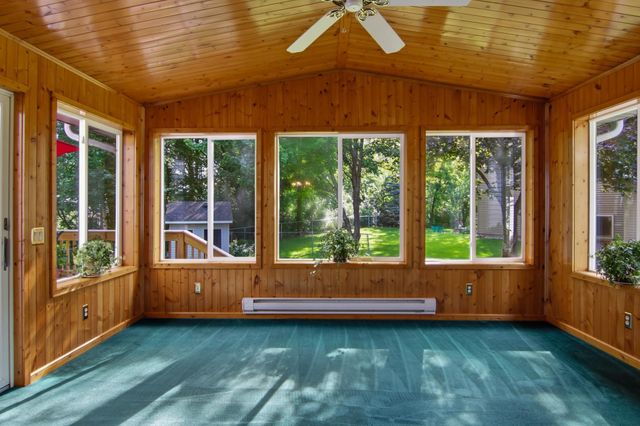 2295 Ariel Court N, North Saint Paul, MN 55109
