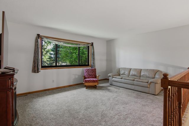 2295 Ariel Court N, North Saint Paul, MN 55109