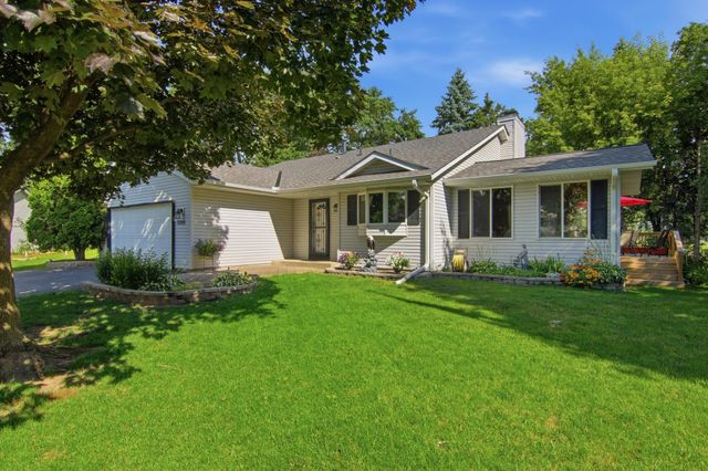 2295 Ariel Court N, North Saint Paul, MN 55109