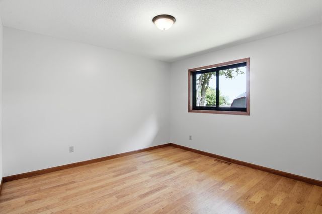 2295 Ariel Court N, North Saint Paul, MN 55109