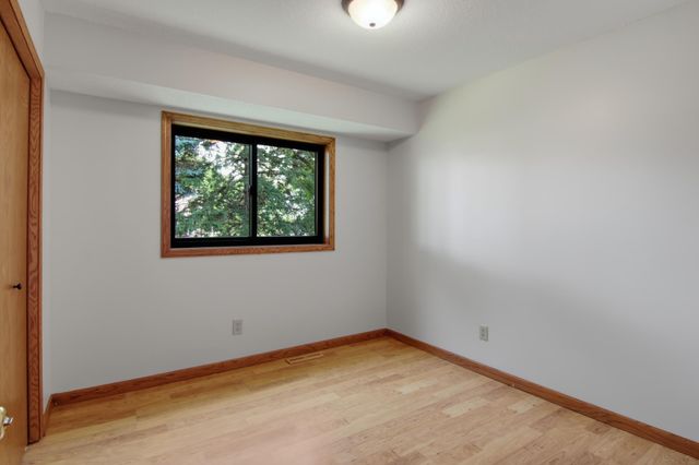 2295 Ariel Court N, North Saint Paul, MN 55109