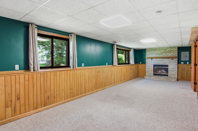 2295 Ariel Court N, North Saint Paul, MN 55109