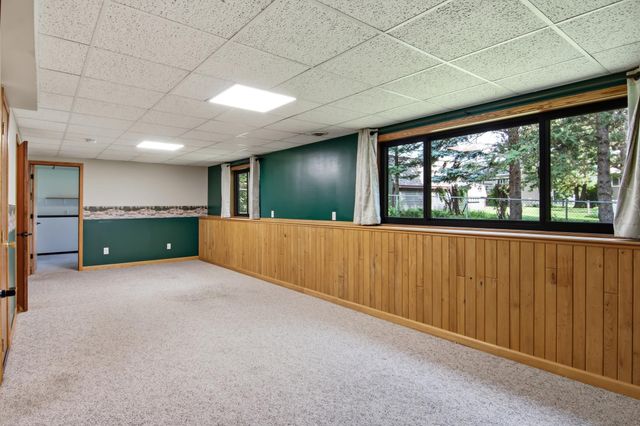 2295 Ariel Court N, North Saint Paul, MN 55109