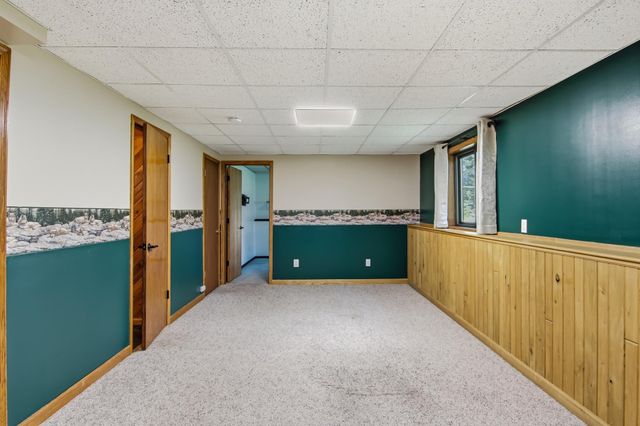 2295 Ariel Court N, North Saint Paul, MN 55109