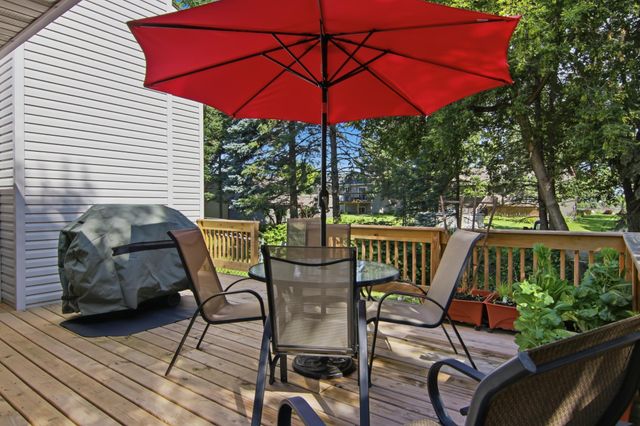 2295 Ariel Court N, North Saint Paul, MN 55109