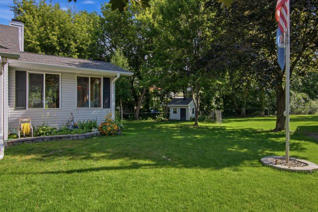 2295 Ariel Court N, North Saint Paul, MN 55109