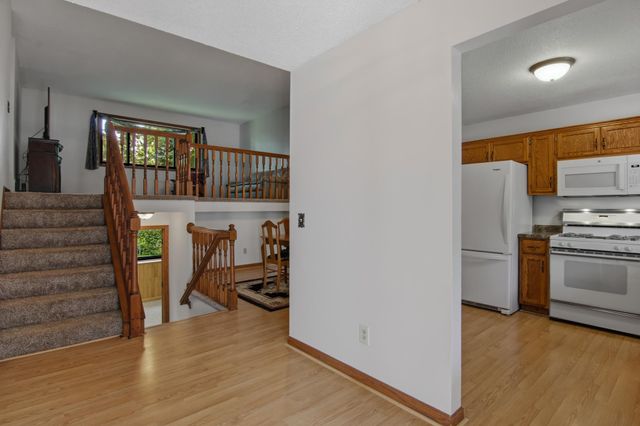 2295 Ariel Court N, North Saint Paul, MN 55109