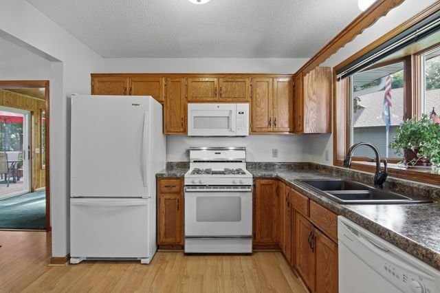 2295 Ariel Court N, North Saint Paul, MN 55109