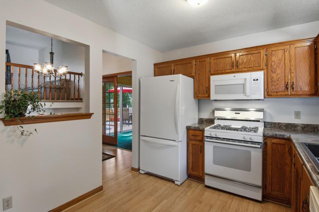 2295 Ariel Court N, North Saint Paul, MN 55109