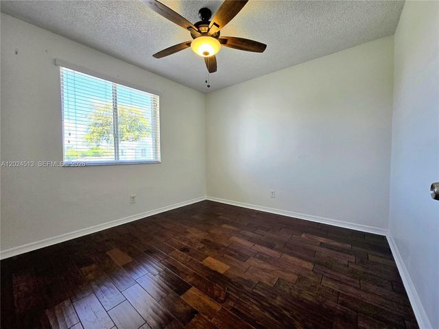 854 SW 8th Pl, Florida City, FL 33034