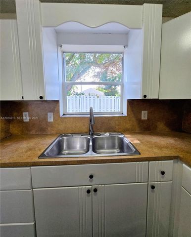854 SW 8th Pl, Florida City, FL 33034