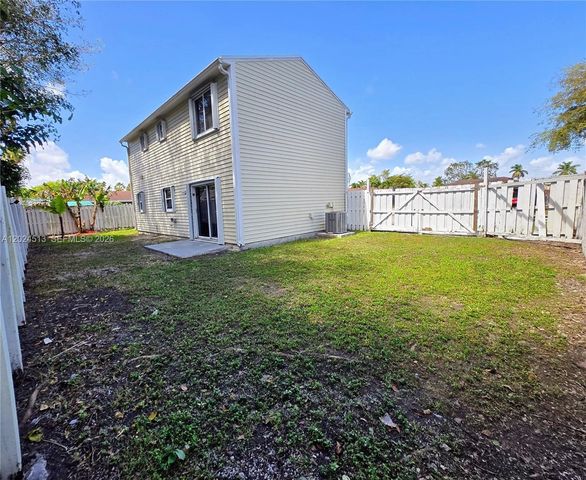 854 SW 8th Pl, Florida City, FL 33034
