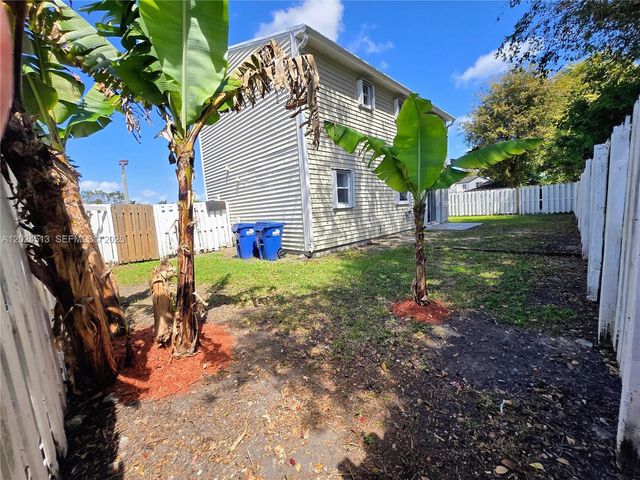 854 SW 8th Pl, Florida City, FL 33034