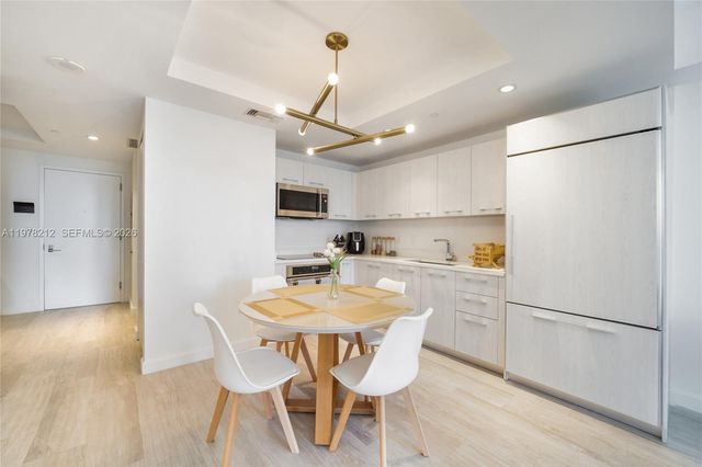 45 SW 9th St 1904, Miami, FL 33130