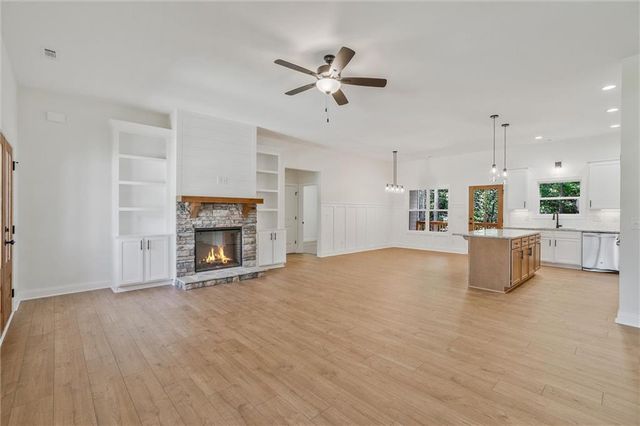 85 Presley Farm Parkway, Rockmart, GA 30153