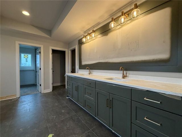 1605 SW Arbor Park Drive, Lee's Summit, MO 64082