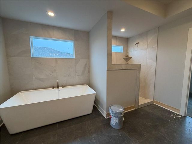 1605 SW Arbor Park Drive, Lee's Summit, MO 64082