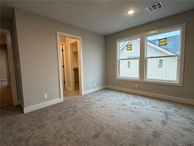 1605 SW Arbor Park Drive, Lee's Summit, MO 64082