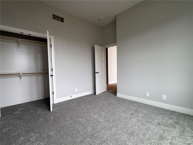 1605 SW Arbor Park Drive, Lee's Summit, MO 64082