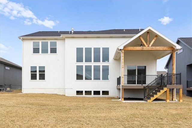 1605 SW Arbor Park Drive, Lee's Summit, MO 64082