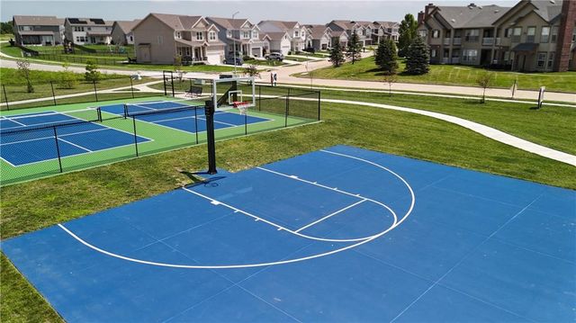1605 SW Arbor Park Drive, Lee's Summit, MO 64082