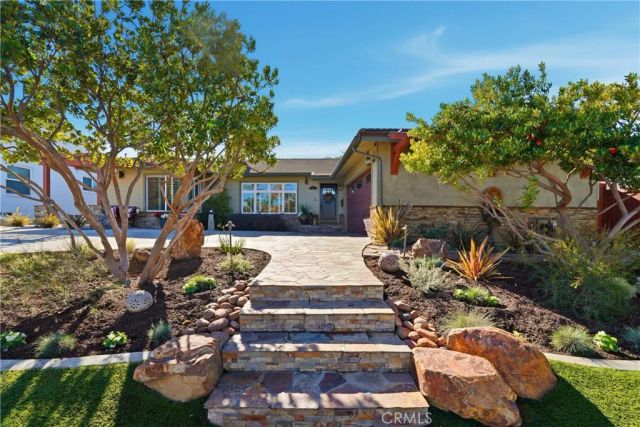 5220 E El Roble, Long Beach, CA 90815