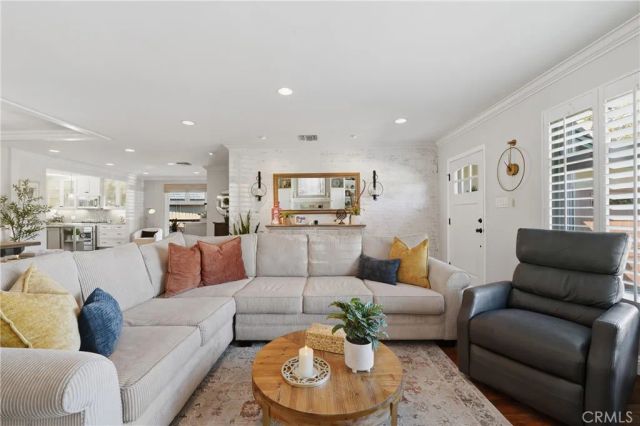 5220 E El Roble, Long Beach, CA 90815