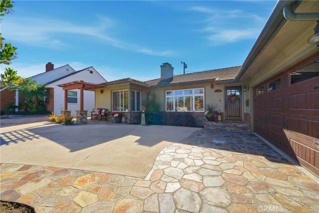 5220 E El Roble, Long Beach, CA 90815