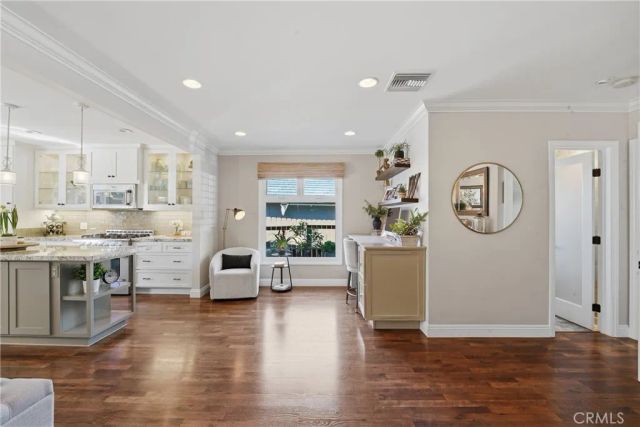 5220 E El Roble, Long Beach, CA 90815