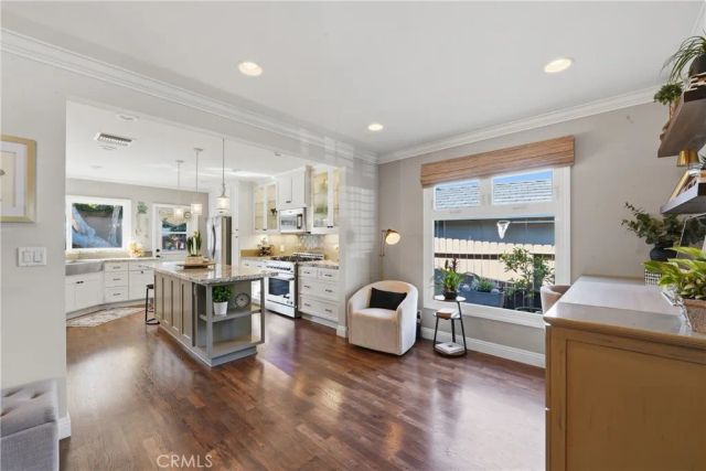 5220 E El Roble, Long Beach, CA 90815