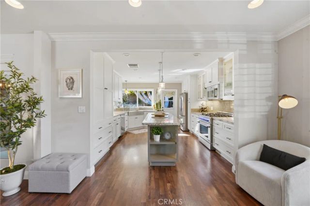 5220 E El Roble, Long Beach, CA 90815