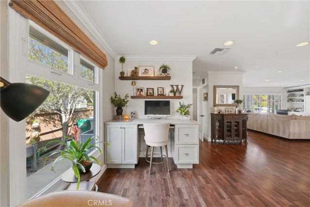 5220 E El Roble, Long Beach, CA 90815