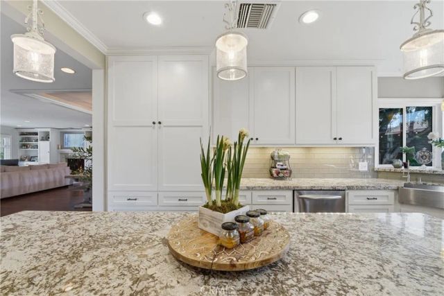 5220 E El Roble, Long Beach, CA 90815