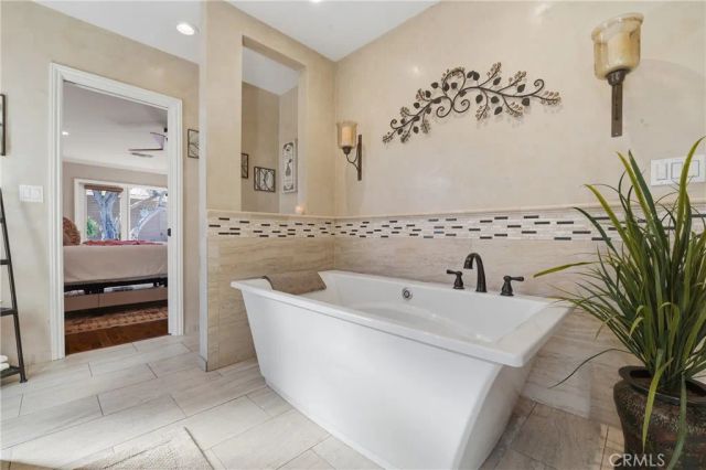 5220 E El Roble, Long Beach, CA 90815