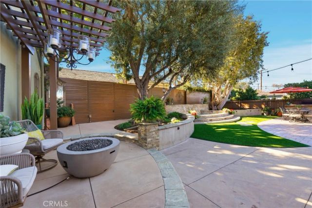 5220 E El Roble, Long Beach, CA 90815