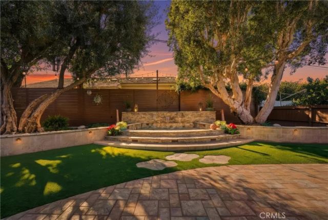 5220 E El Roble, Long Beach, CA 90815