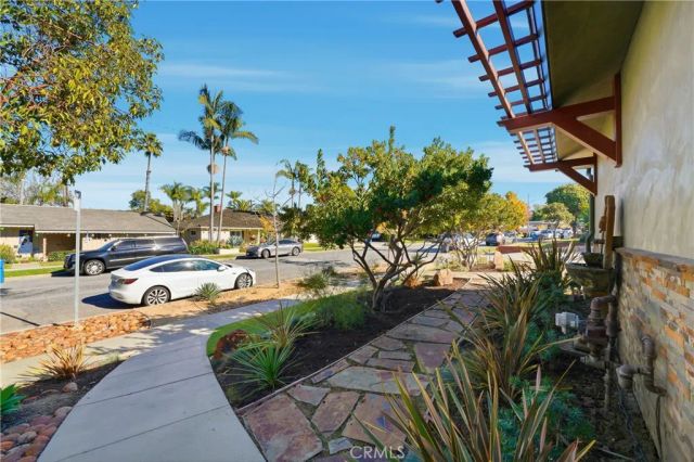 5220 E El Roble, Long Beach, CA 90815