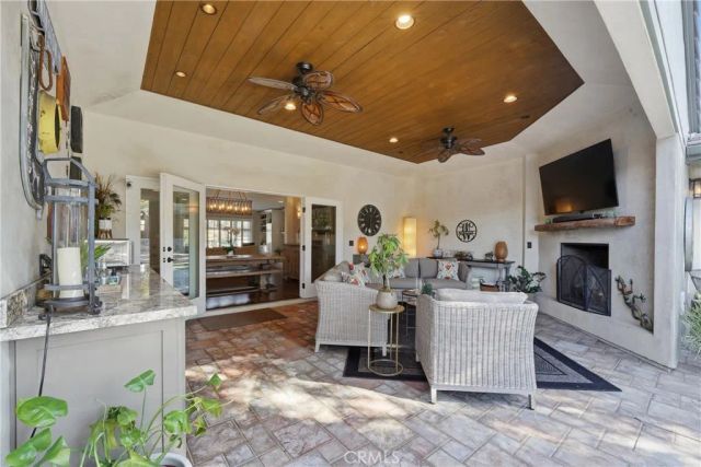 5220 E El Roble, Long Beach, CA 90815