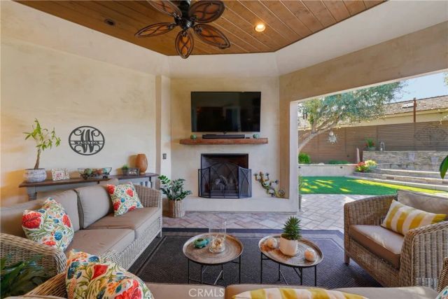 5220 E El Roble, Long Beach, CA 90815