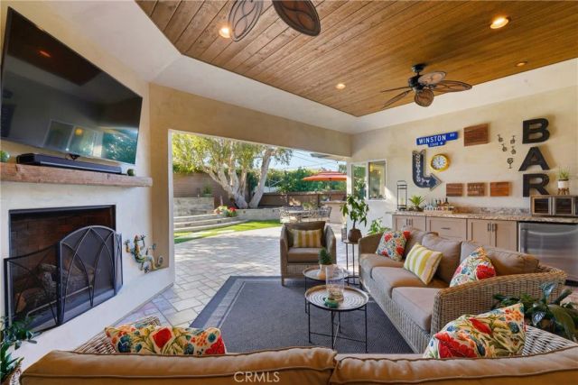 5220 E El Roble, Long Beach, CA 90815