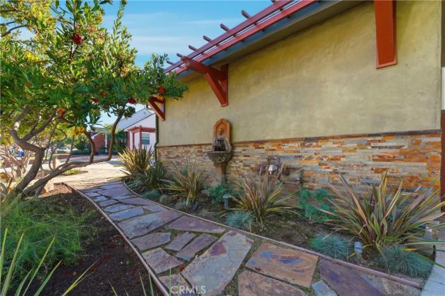 5220 E El Roble, Long Beach, CA 90815