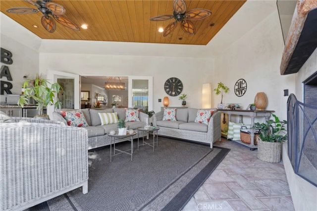 5220 E El Roble, Long Beach, CA 90815