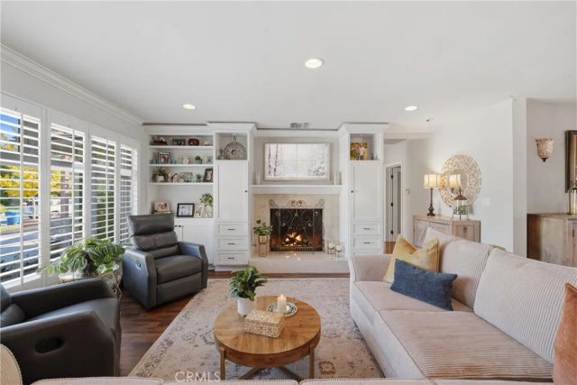 5220 E El Roble, Long Beach, CA 90815