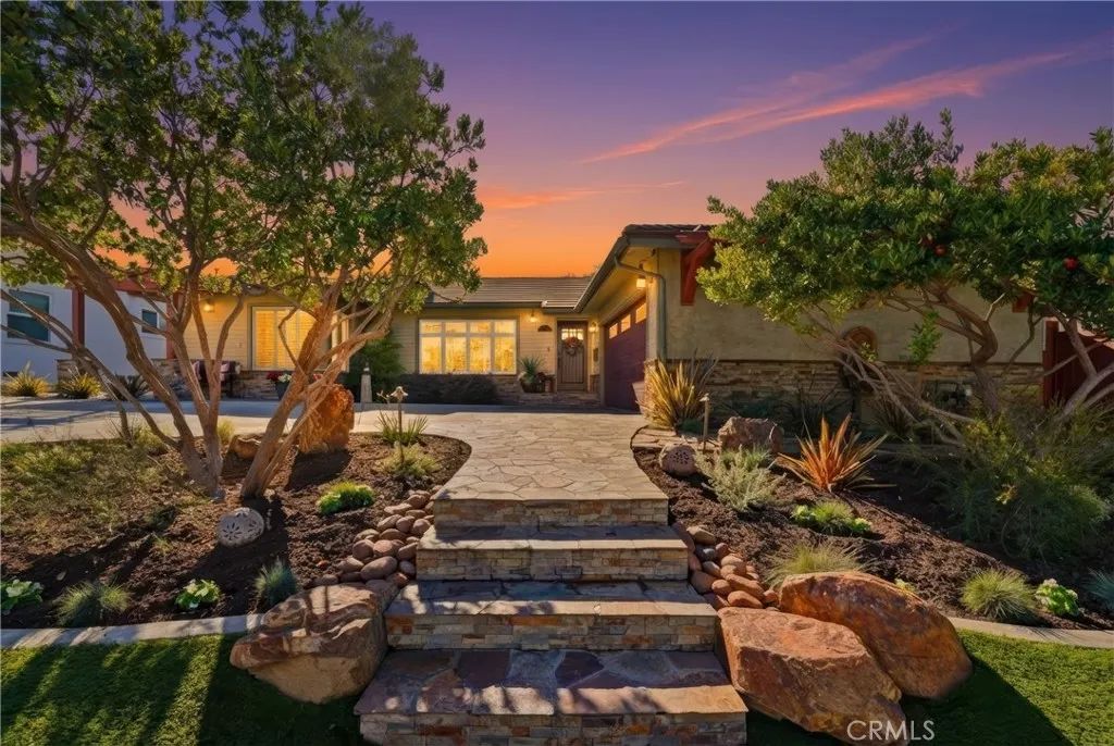 5220 E El Roble, Long Beach, CA 90815