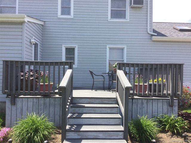 104 Phyllis Drive, Lindenhurst, NY 11757