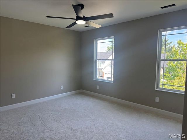 4829 Crosswood Drive, St Louis, MO 63129