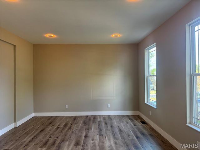 4829 Crosswood Drive, St Louis, MO 63129