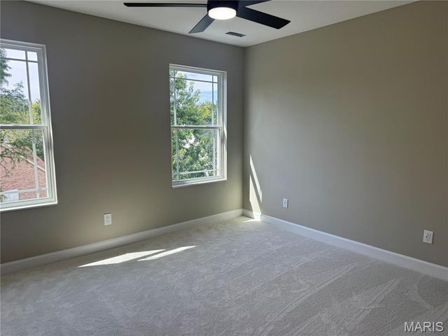 4829 Crosswood Drive, St Louis, MO 63129