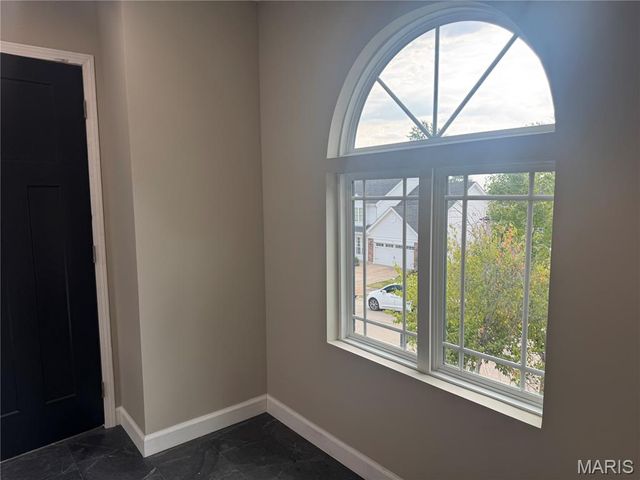 4829 Crosswood Drive, St Louis, MO 63129